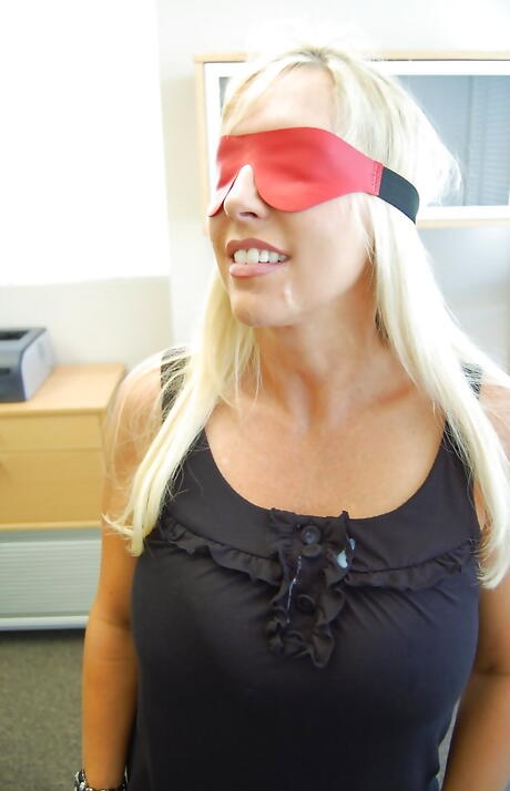 Glamorous american wife Sandra Otterson baring big hooters and sexy butt in office